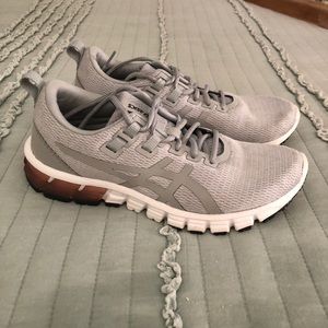 Women’s Running Shoes